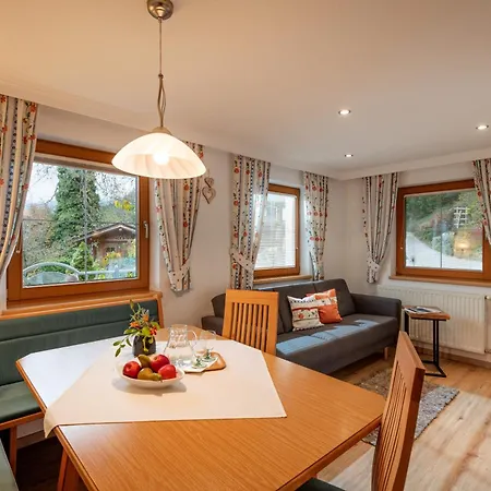 Neurauthof Guest house Zellberg