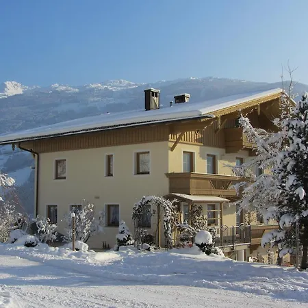 Neurauthof Guest house Zellberg