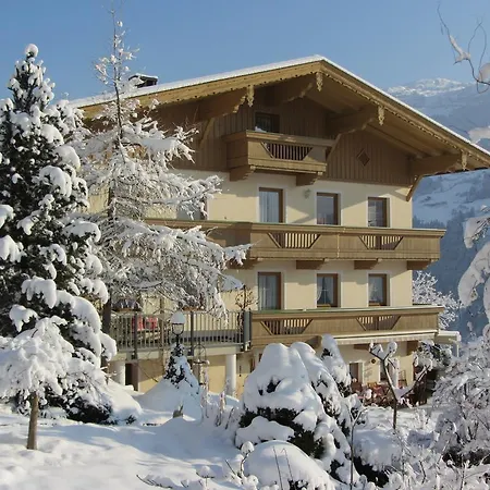 Neurauthof Guest house Zellberg