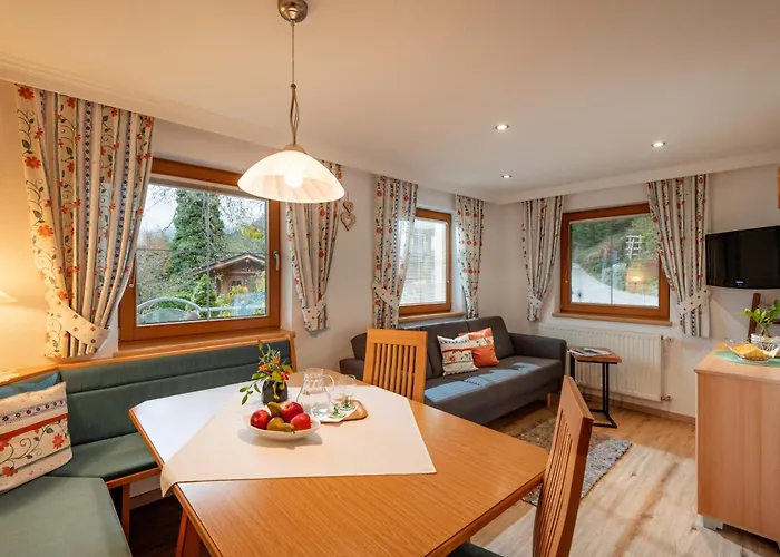 Neurauthof Guest house Zellberg