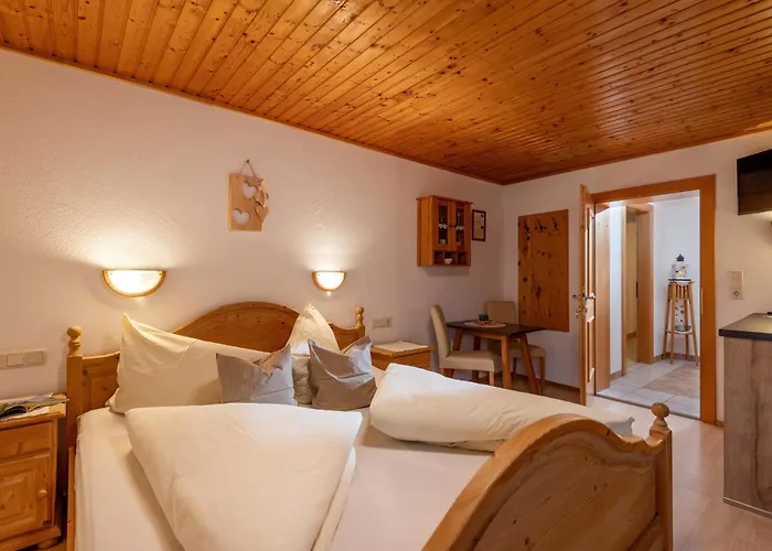Neurauthof Guest house 4*