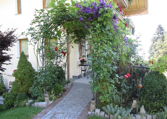 Neurauthof Guest house Zellberg