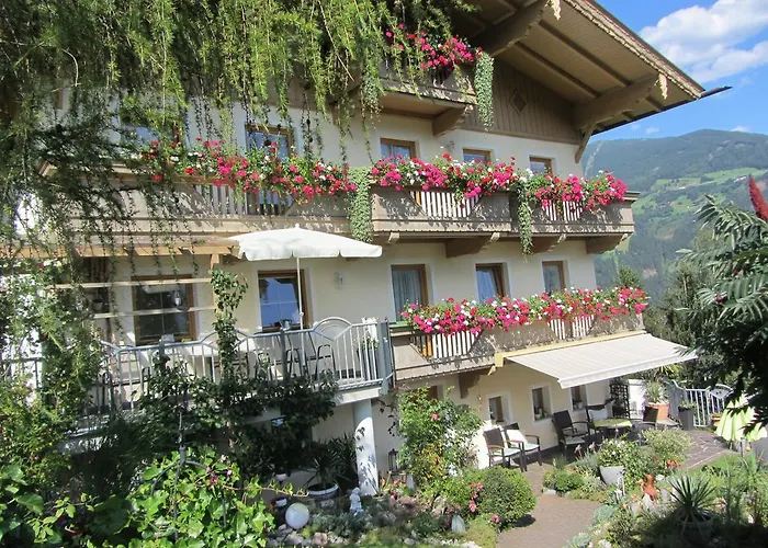 Neurauthof Guest house 4*