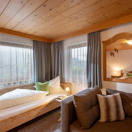 Konukevi Neurauthof 4*